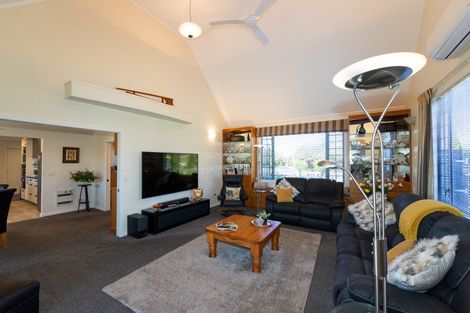 Photo of property in 38 Kensington Drive, Taradale, Napier, 4112