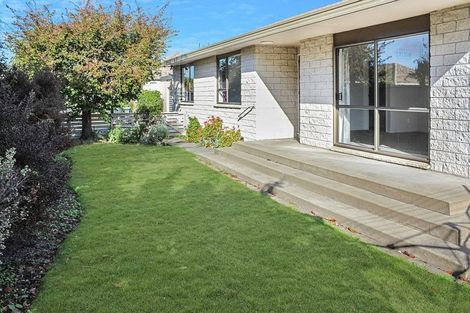 Photo of property in 11 Manor Place, Bryndwr, Christchurch, 8053