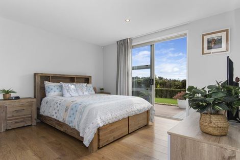 Photo of property in 33r Oceana Drive, Welcome Bay, Tauranga, 3175