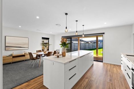 Photo of property in 42 Sardinia Grove, Fitzherbert, Palmerston North, 4410