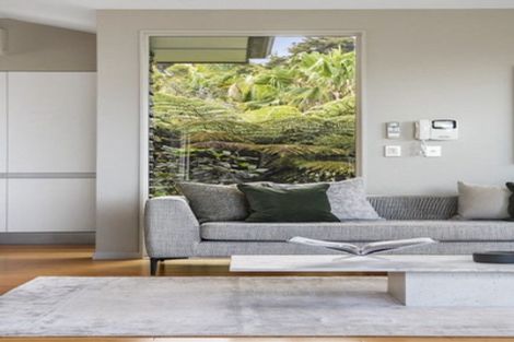 Photo of property in 6 Herrings Cove Place, Titirangi, Auckland, 0604