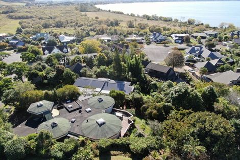 Photo of property in 11 Aquarius Drive, Kawaha Point, Rotorua, 3010