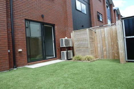 Photo of property in 11/19 Karamu Street, Te Atatu Peninsula, Auckland, 0610