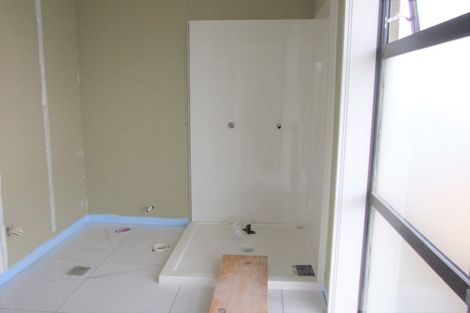 Photo of property in 2 Rere Close, Takanini, 2112