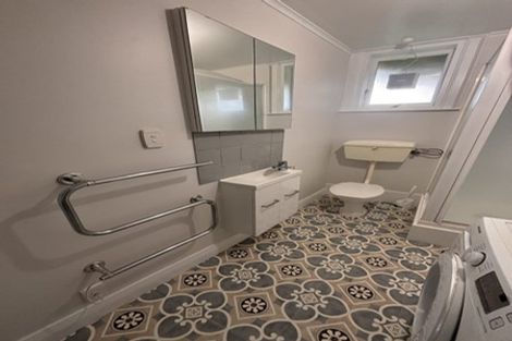 Photo of property in 2/3 Kingston Heights Road, Kingston, Wellington, 6021