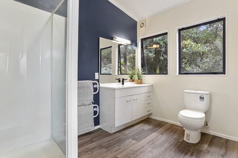 Photo of property in 30 Wood Bay Road, Titirangi, Auckland, 0604