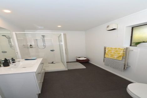 Photo of property in 11 Taupata Street, Redcliffs, Christchurch, 8081