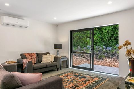 Photo of property in 7 Winnie Close, Acacia Bay, Taupo, 3330