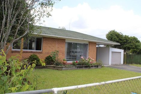 Photo of property in 73 Vodanovich Road, Te Atatu South, Auckland, 0610