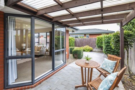 Photo of property in 129 Avonhead Road, Avonhead, Christchurch, 8042