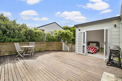 Photo of property in 2/4 Kenneth Hopper Place, Manly, Whangaparaoa, 0930