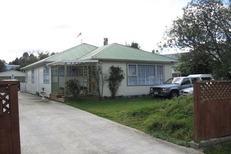 Photo of property in 8 Gibbs Crescent, Wainuiomata, Lower Hutt, 5014