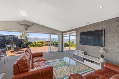 Photo of property in 13 Wattle Grove, Maungaraki, Lower Hutt, 5010