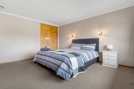 Photo of property in 12 Racecourse Road, Waiuku, 2123
