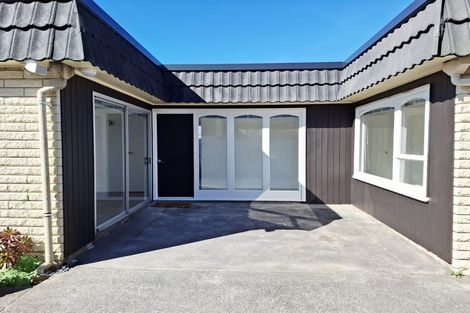 Photo of property in 1/45 Castor Bay Road, Castor Bay, Auckland, 0620