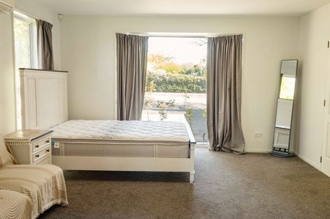 Photo of property in 72 Avonhead Road, Avonhead, Christchurch, 8042