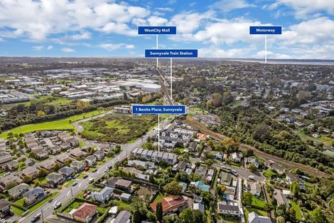 Photo of property in 3/1 Benita Place, Sunnyvale, Auckland, 0612