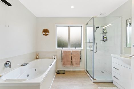 Photo of property in 16 Dale Road, Whenuapai, Auckland, 0618