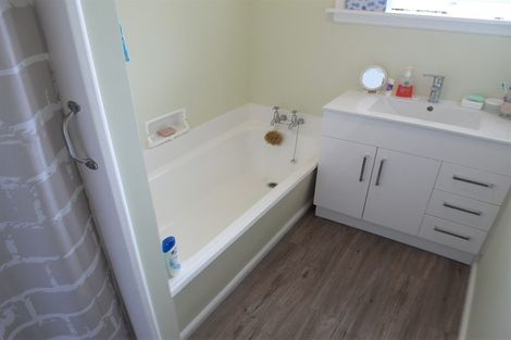 Photo of property in 1 Ngarimu Street, Avonside, Christchurch, 8061