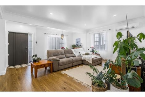 Photo of property in 28 Ocean Beach Road, Bluff, 9814