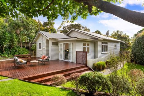 Photo of property in 10 Burma Road, Khandallah, Wellington, 6035