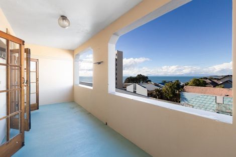 Photo of property in Devonport Apartments, 50/127 Saint Aubyn Street, New Plymouth, 4310
