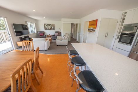 Photo of property in 25 Stratford Drive, Cable Bay, 0420