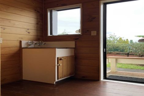 Photo of property in 158 View Road, Sunnyvale, Auckland, 0612