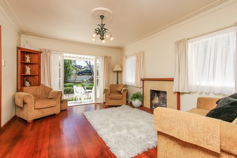 Photo of property in 6 Parker Avenue, New Lynn, Auckland, 0600