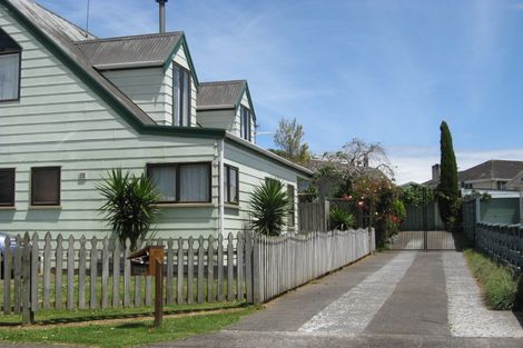 Photo of property in 1/116 Mountain Road, Mangere Bridge, Auckland, 2022