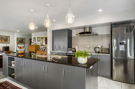 Photo of property in 3/71 Pupuke Road, Northcote, Auckland, 0627