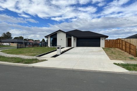 Photo of property in 32 Murray Ward Drive, Te Kauwhata, 3710