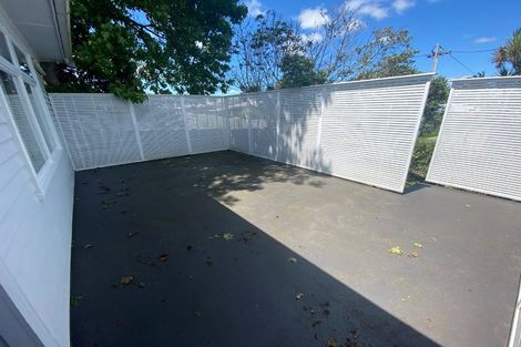 Photo of property in 1/14 Roberts Road, Te Atatu South, Auckland, 0610