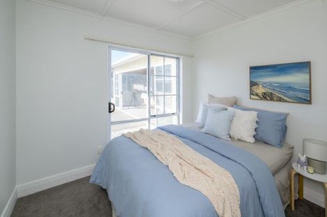 Photo of property in 68 Marine Parade, Otaki Beach, Otaki, 5512