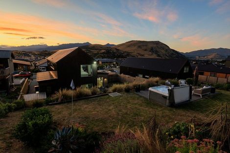 Photo of property in 15 Muster Road, Jacks Point, 9371