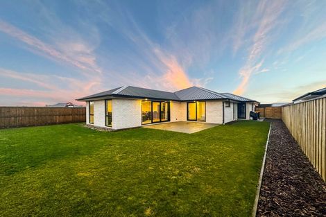 Photo of property in 27 Cousins Street, Woodend, 7691