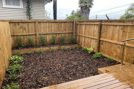 Photo of property in 27 Paetai Lane, Te Atatu Peninsula, 0610