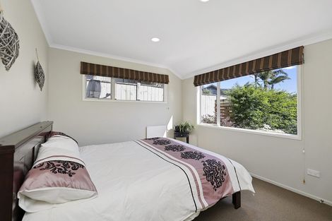 Photo of property in 71 Karamea Street, Whalers Gate, New Plymouth, 4310
