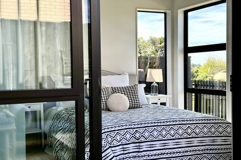 Photo of property in 32 Paretao Street, Massey, 0614