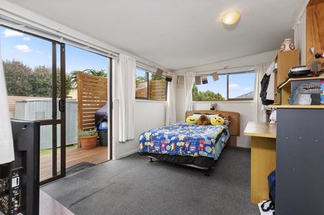 Photo of property in 8 Croydon Road, New Lynn, Auckland, 0600