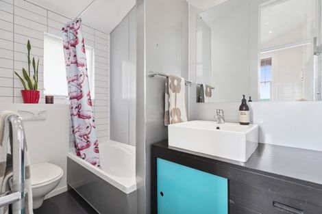 Photo of property in 347 Adelaide Road, Newtown, Wellington, 6021