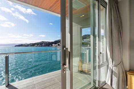 Photo of property in Clyde Quay Wharf, 3b/2 Clyde Quay Wharf, Te Aro, Wellington, 6011