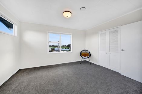 Photo of property in 1 Williams Avenue, Hawera, 4610