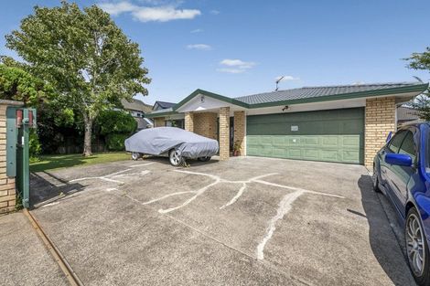 Photo of property in 548 Massey Road, Mangere, Auckland, 2022