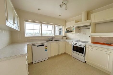 Photo of property in 24 Waitemata Road, Hauraki, Auckland, 0622