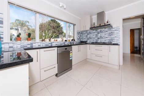 Photo of property in 52 Pleasant Road, Glen Eden, Auckland, 0602