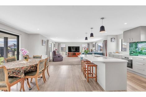 Photo of property in 3 Mccahon Drive, Rangiora, 7400