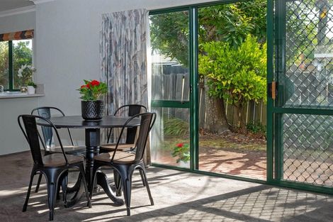 Photo of property in 11unit Mckee Avenue, Fenton Park, Rotorua, 3010