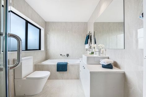 Photo of property in 42b Donegal Park Drive, Flat Bush, Auckland, 2019