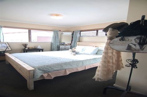 Photo of property in 9 Huber Street, Weymouth, Auckland, 2103